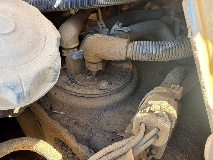 2015-caterpillar-d6t-lgp-image-59