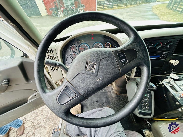 2012-international-durastar-4300-image-95