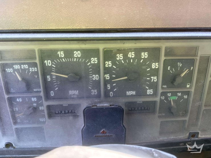 1993-international-4700-crew-cab-landscape-dump-truck-image-27