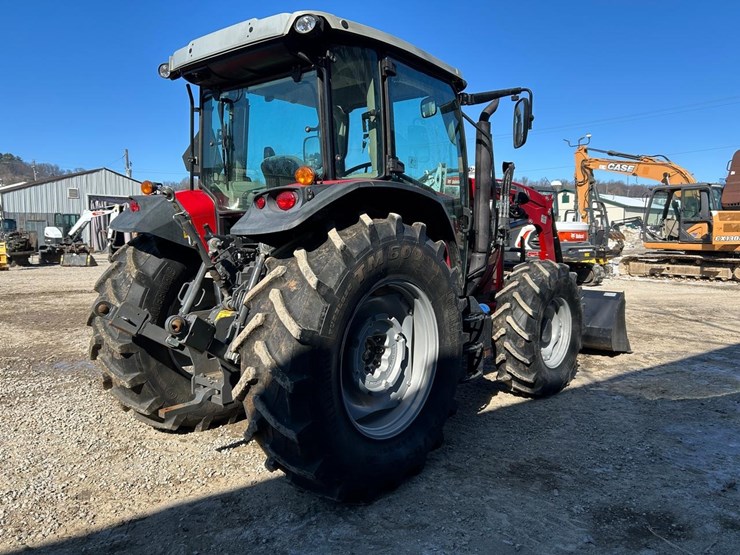 2023-massey-ferguson-5711-image-4