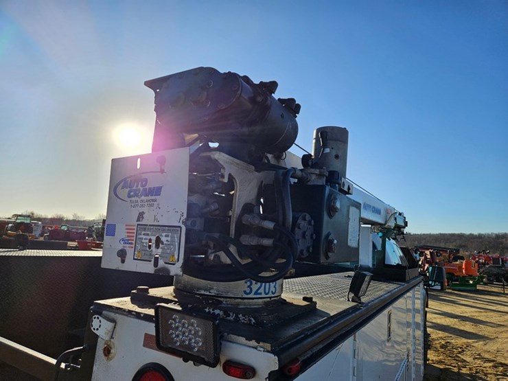 2012-ford-f550-image-25