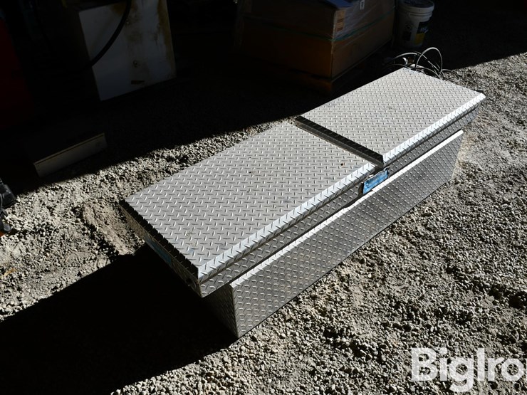 adrian-steel-truck-bed-toolbox-image-3