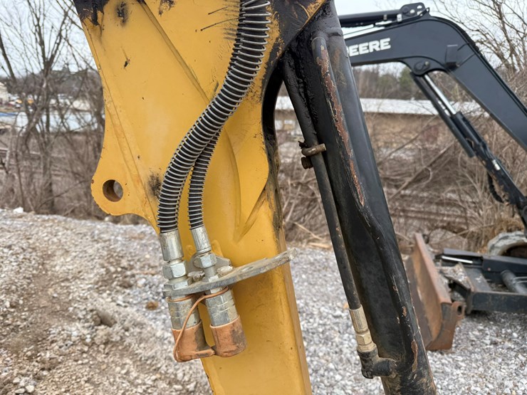 2014-caterpillar-302.7d-image-15