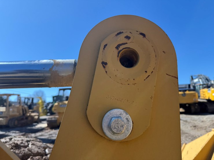 2012-caterpillar-950k-image-15