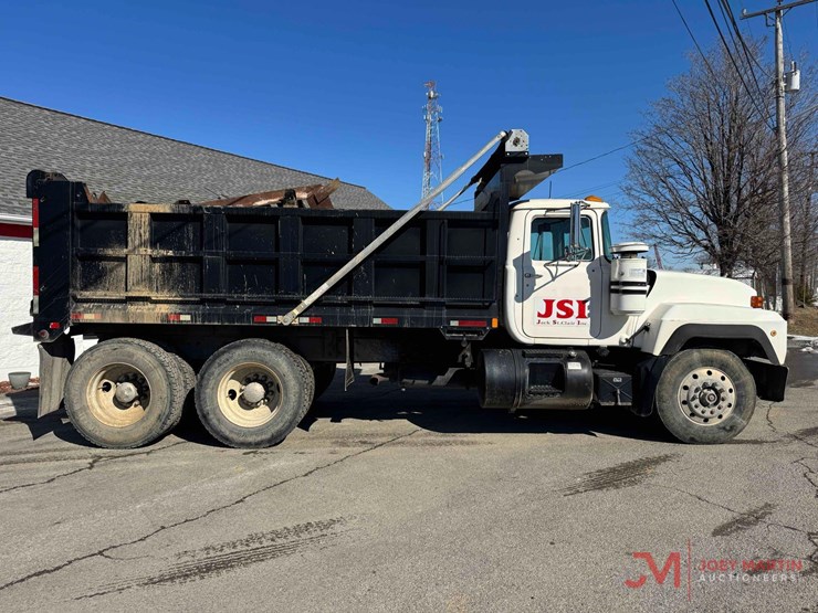 1998-mack-rd688s-image-2