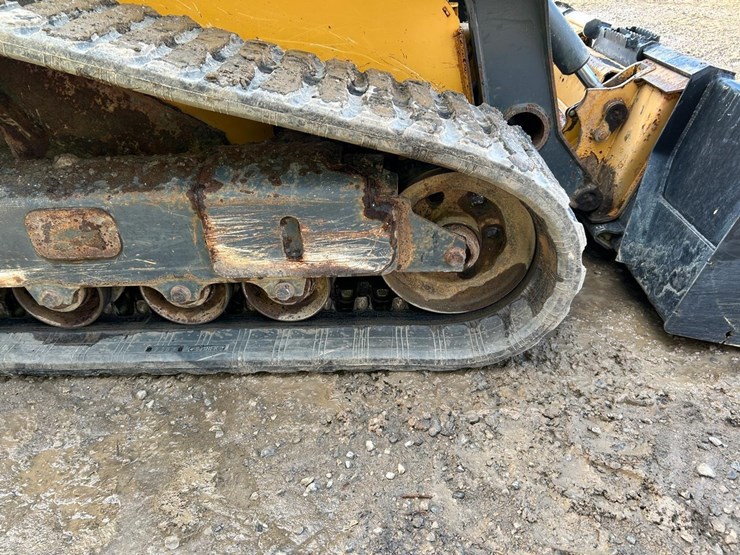 2019-deere-325g-image-13