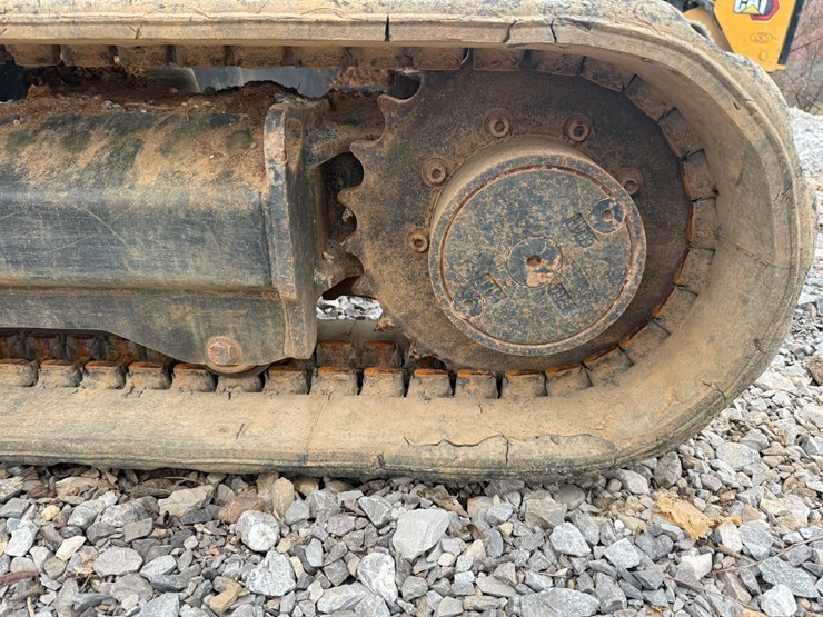 2014-caterpillar-302.7d-image-48