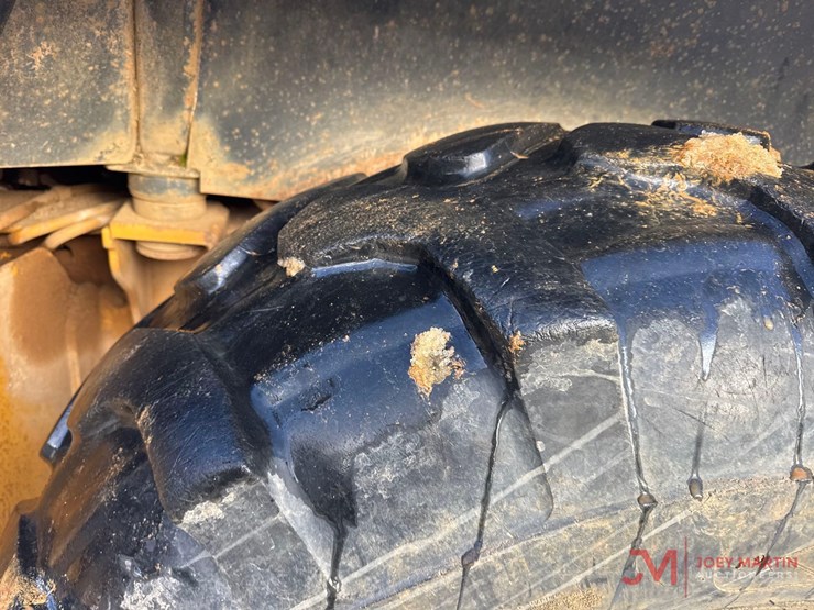 2000-deere-310se-image-10