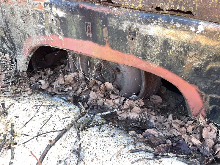 #13026-•-(1)-vintage-truck-and-(2)-vintage-cars-(no-title)-image-140