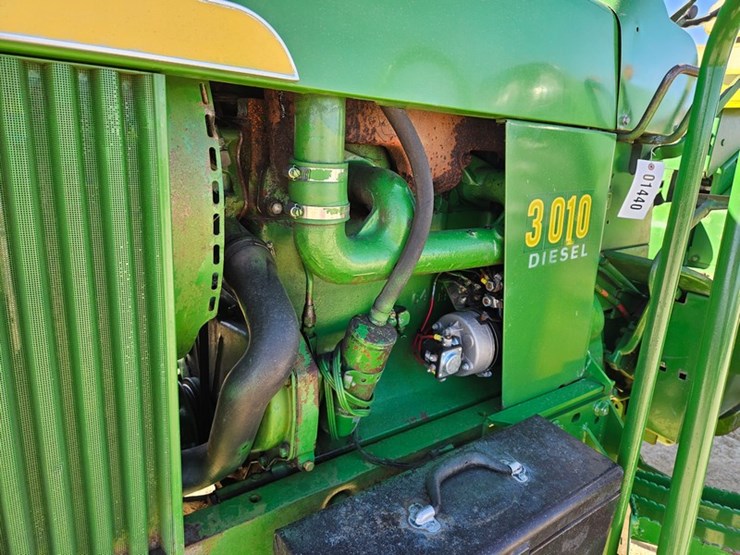 john-deere-3010-image-11