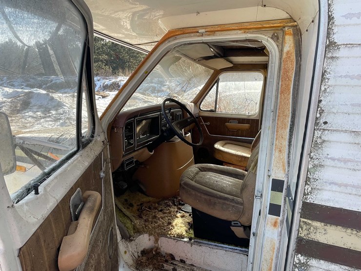 #13021-•-1977-mallard-coach-(no-title)-image-31