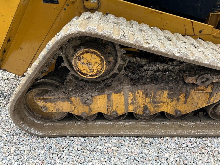 2019-caterpillar-279d3-image-12