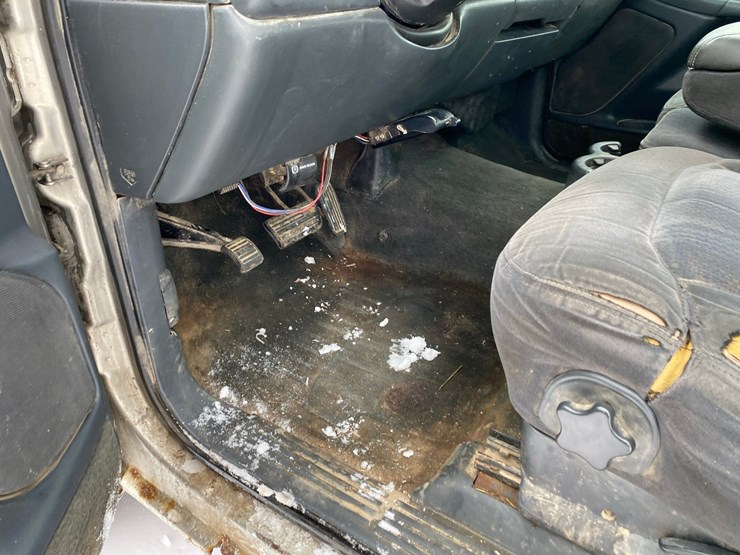 2001-chevrolet-pickup-image-25