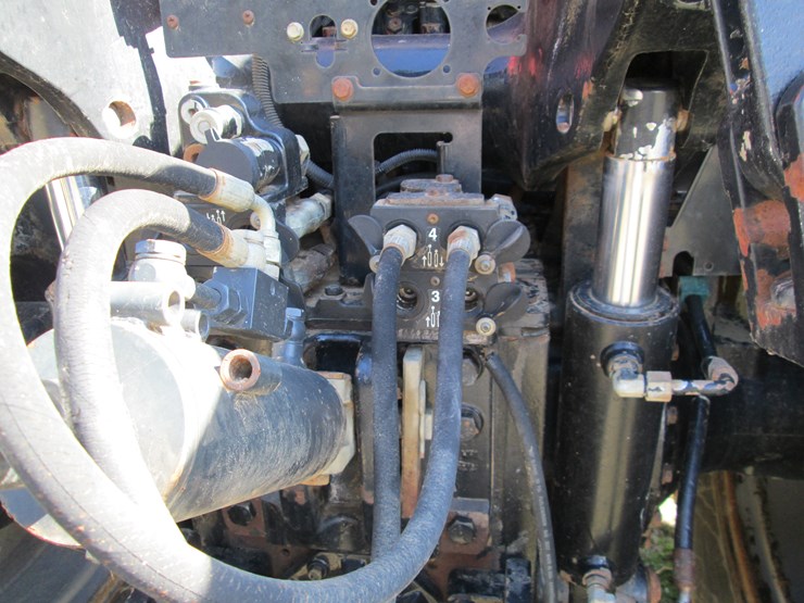 case-ih-magnum-305-image-11