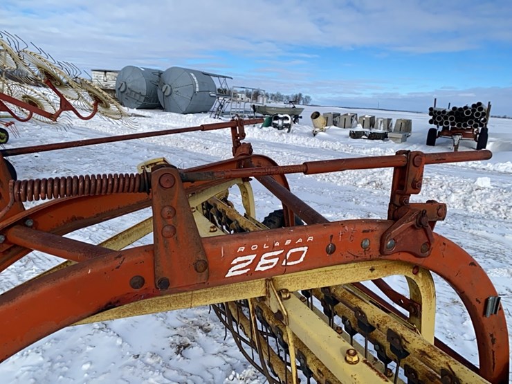 new-holland-260-image-8