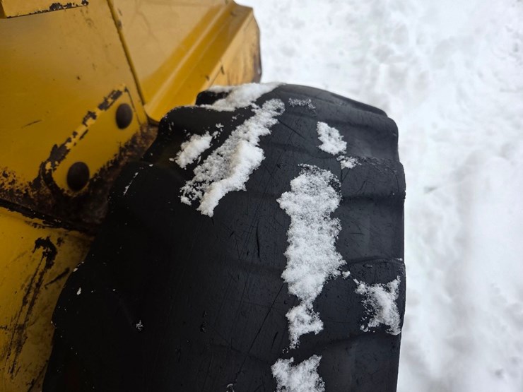 john-deere-317-image-17