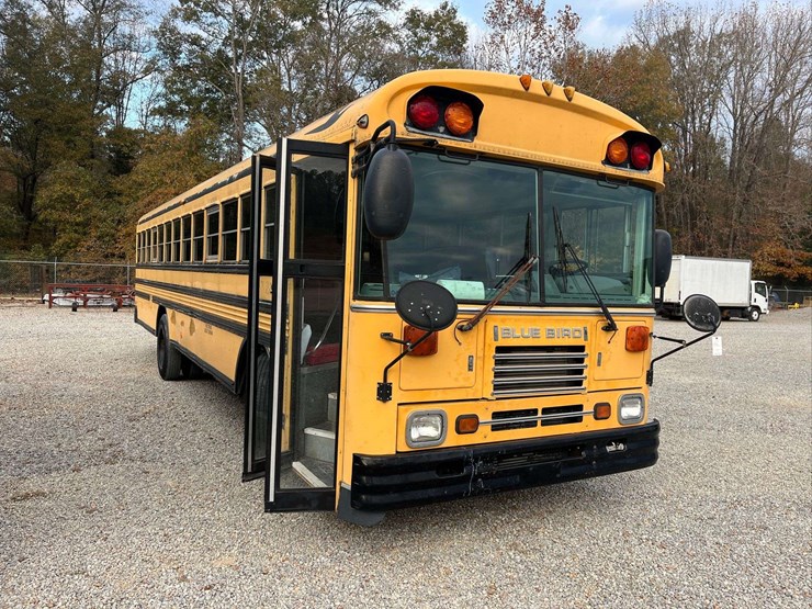 2004-bluebird-tc2000-image-2