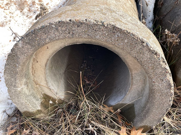 #13034-•-(4)-concrete-tubes-image-3