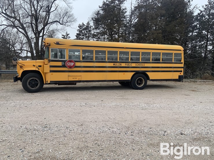 1987-chevrolet-bluebird-image-8