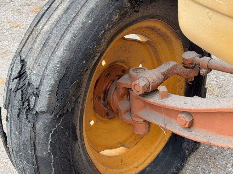 minneapolis-moline-g705-image-35