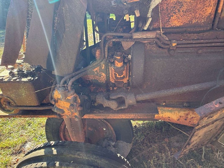 minneapolis-moline-445-image-14