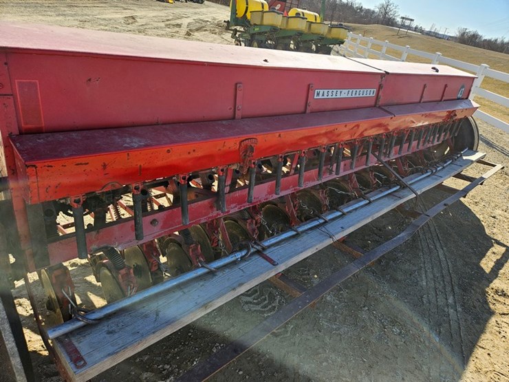 massey-ferguson-12-image-14