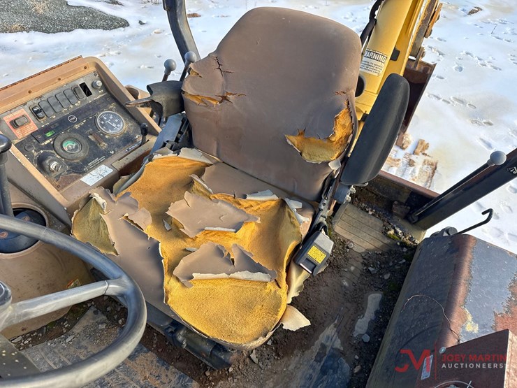 2000-deere-310se-image-24