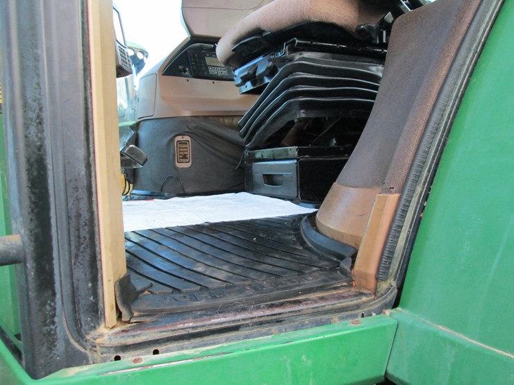 john-deere-8310-image-25