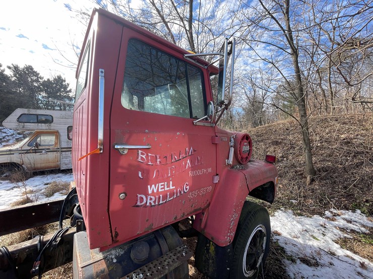 1986-ford-8000-image-19