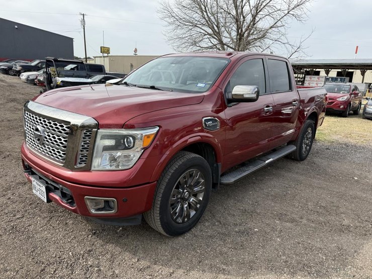 2017-nissan-titan-image-1