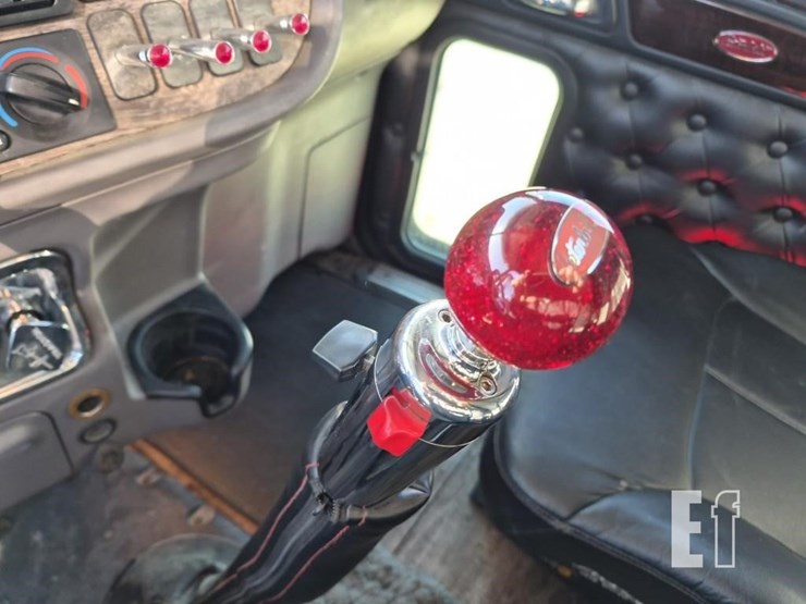 2013-peterbilt-388-image-20