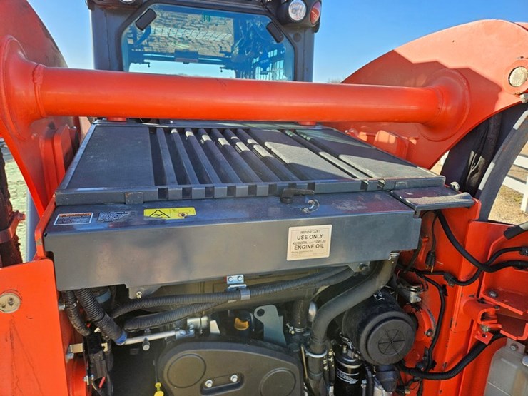 2022-kubota-ssv75-image-14