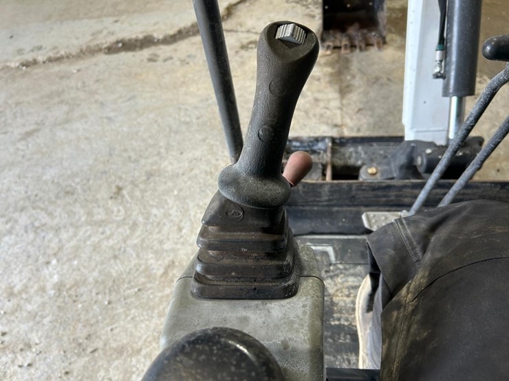 2021-bobcat-e20-image-23