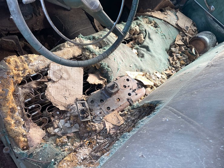 #13026-•-(1)-vintage-truck-and-(2)-vintage-cars-(no-title)-image-109