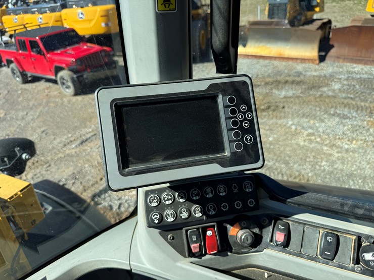 2016-caterpillar-938m-image-70