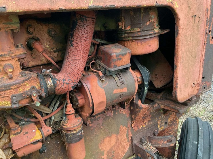 minneapolis-moline-zau-parts-tractor-image-8