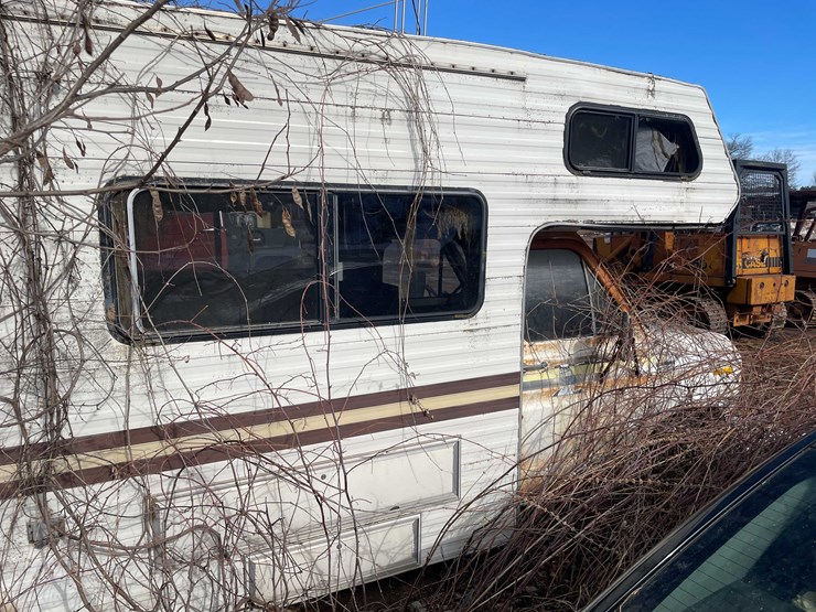 #13021-•-1977-mallard-coach-(no-title)-image-17