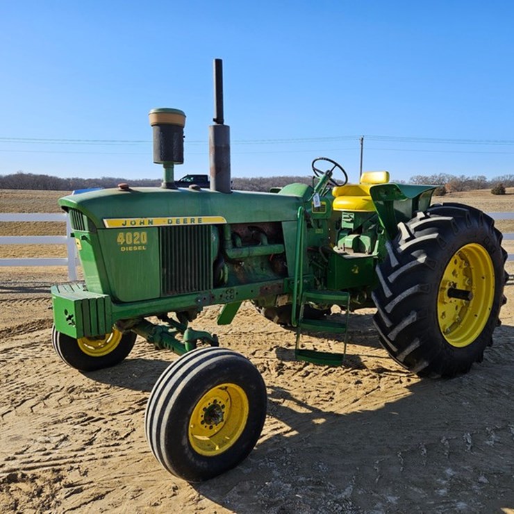 JOHN DEERE 4020