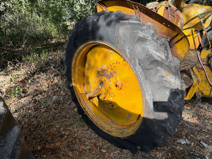 minneapolis-moline-diesel-parts-tractor-image-17