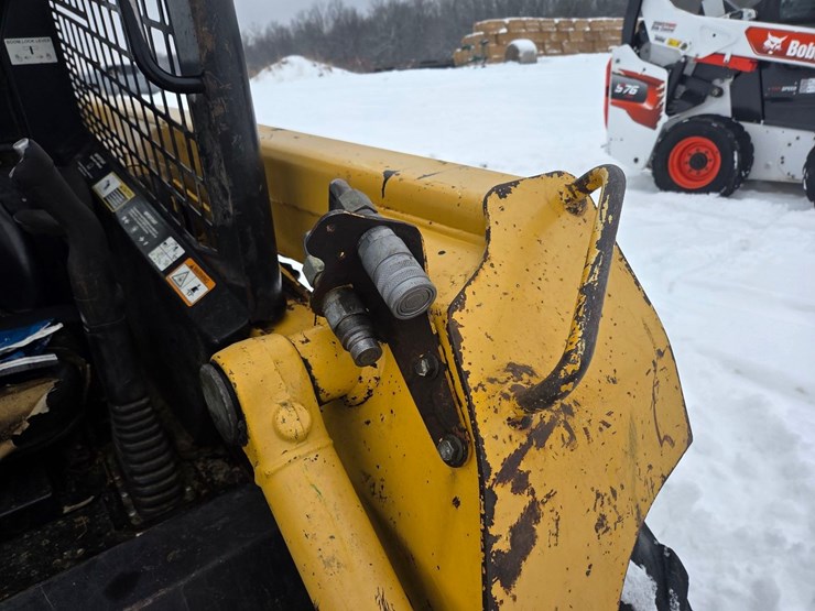 john-deere-317-image-5