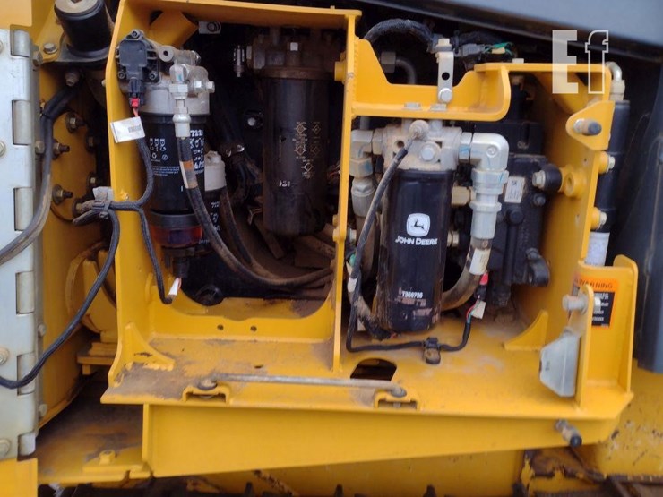 2015-deere-650k-lgp-image-42