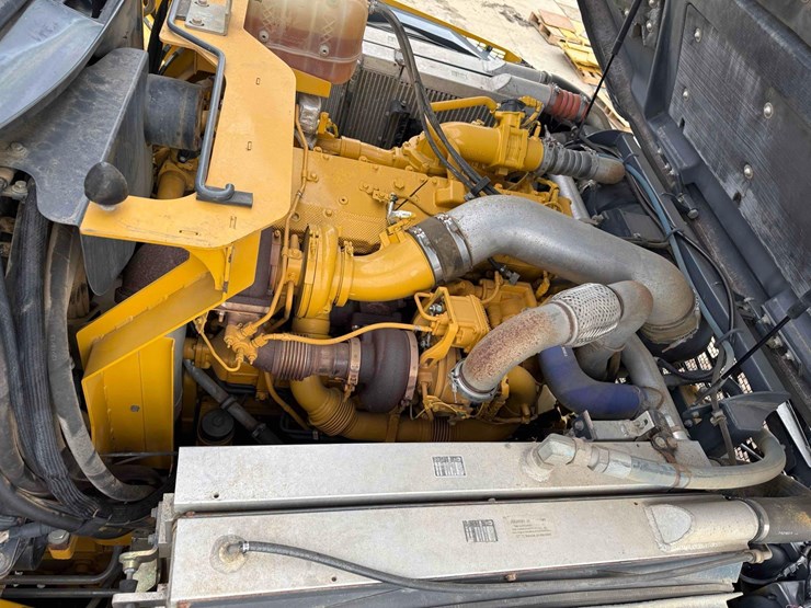 2014-deere-370e-image-10