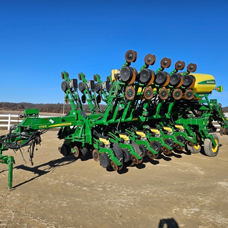 2017 JOHN DEERE 1795