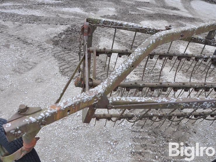 david-bradley-4-bar-basket-rake-image-15