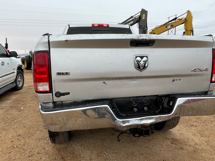 2014-dodge-2500-image-128