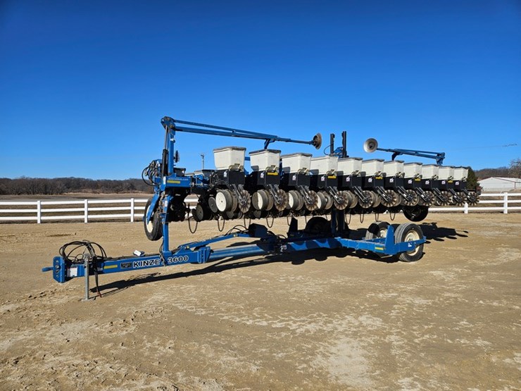 kinze-3600-image-1