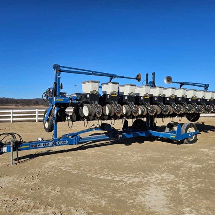 KINZE 3600