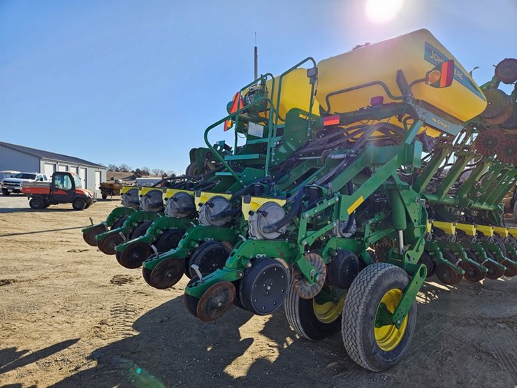 2017-john-deere-1795-image-30