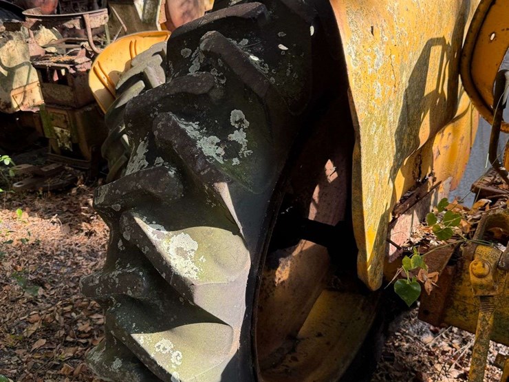 minneapolis-moline-diesel-parts-tractor-image-18