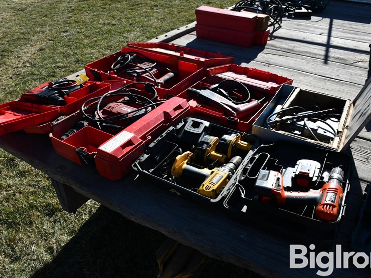 lot-of-power-tools-image-7